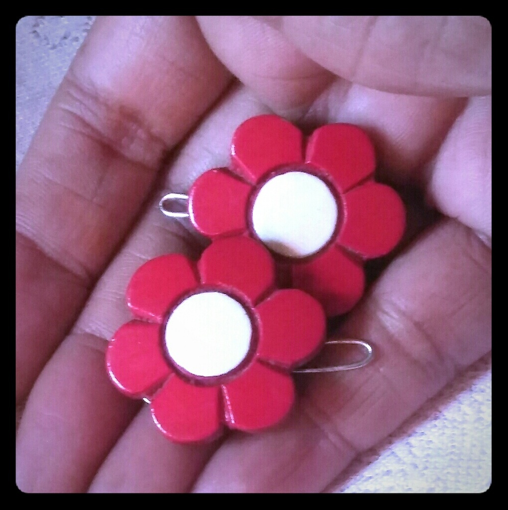 Vintage Wooden Flower Hair Barrettes - Picture 3 of 7